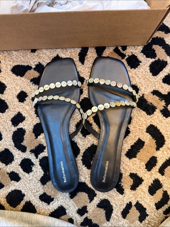 Reformation Shoes - Reformation Shoshana Flat Sandals